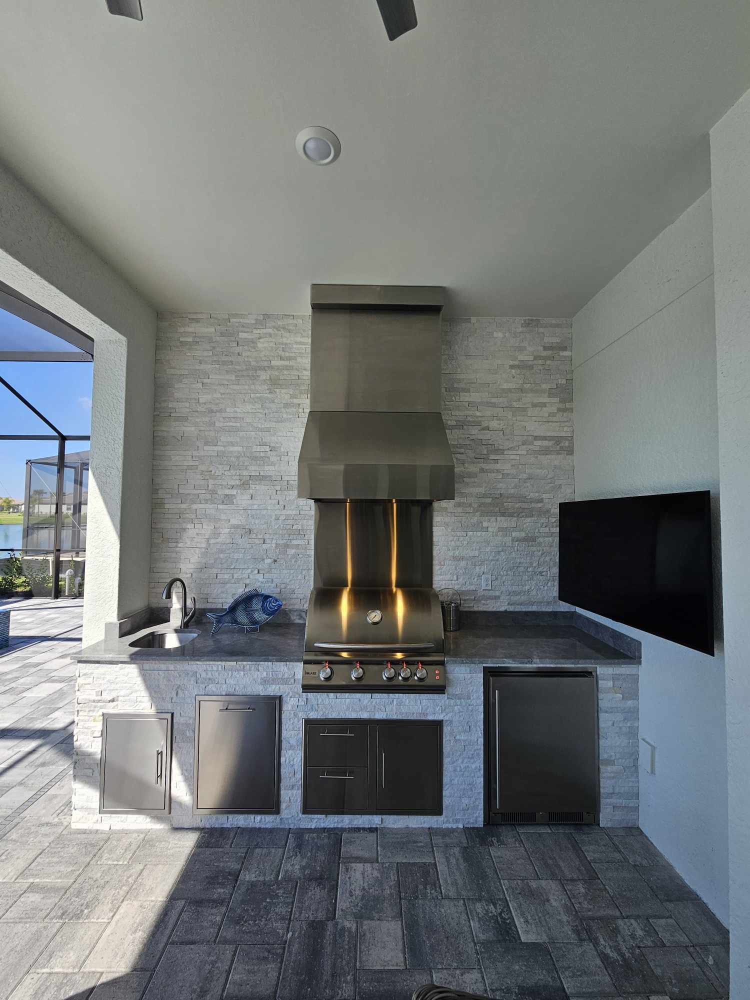 Outdoor Kitchen in Verdana Village - Elegant Outdoor Kitchens